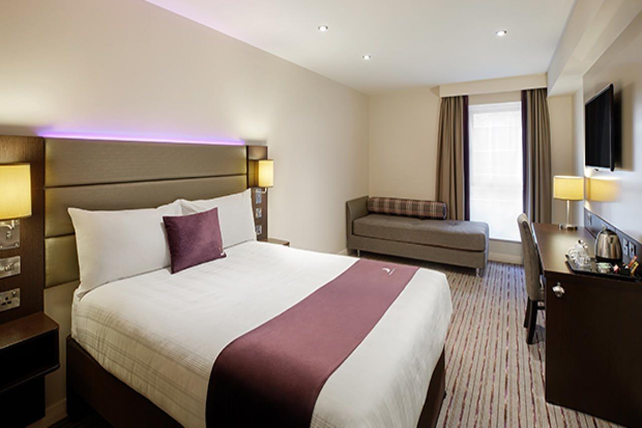 Premier Inn Birmingham City - Aston Esterno foto