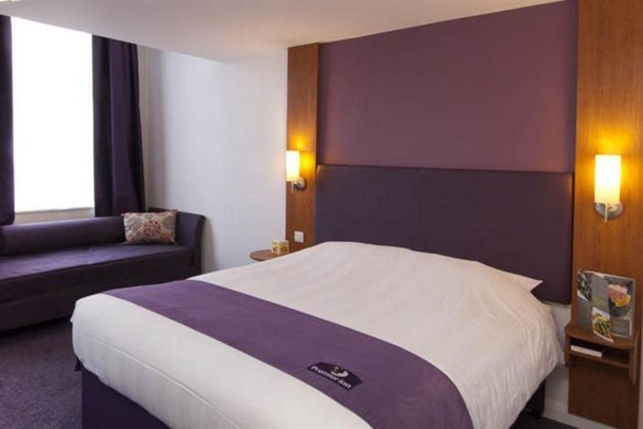 Premier Inn Birmingham City - Aston Esterno foto