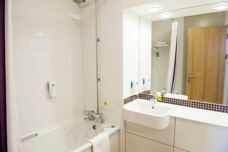 Premier Inn Birmingham City - Aston Esterno foto