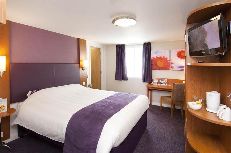 Premier Inn Birmingham City - Aston Esterno foto